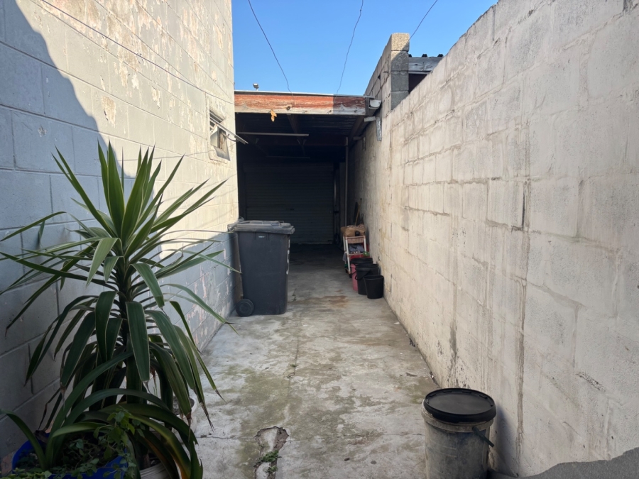  Bedroom Property for Sale in Rocklands Western Cape